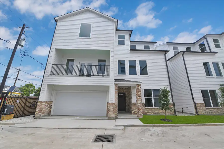 207 Edgewood Street #C, Houston, TX 77011 - Image #2