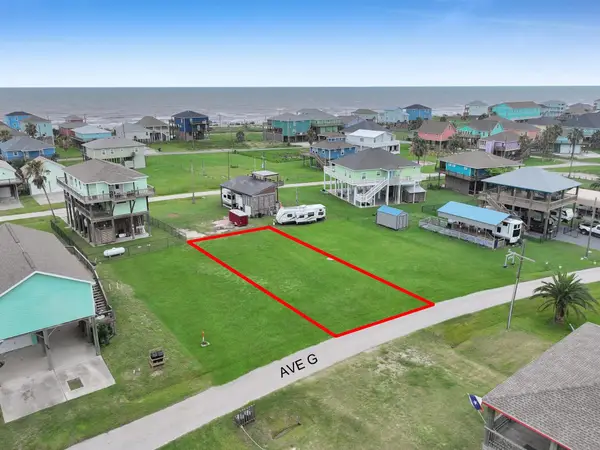 1964 Avenue G, Crystal Beach, TX 77650