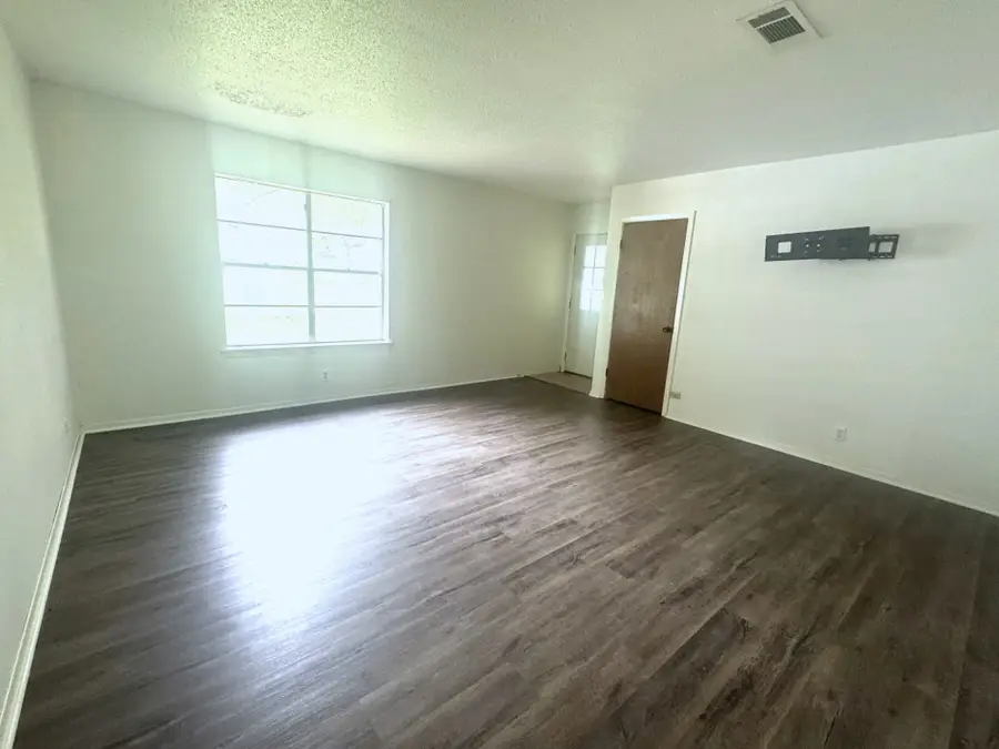 706 University Avenue, Wharton, TX 77488 - #3