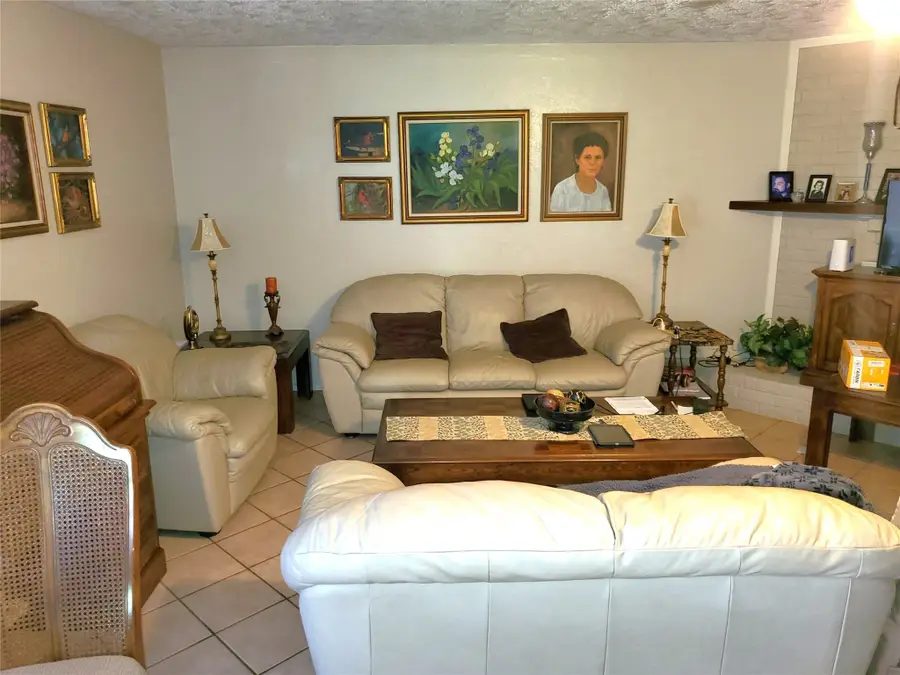 426 Redway Lane, Houston, TX 77598 - Image #3