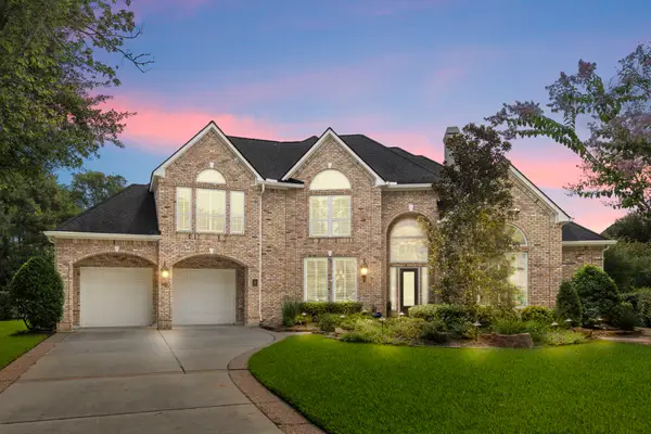 2 Snow Pond Place, The Woodlands, TX 77382