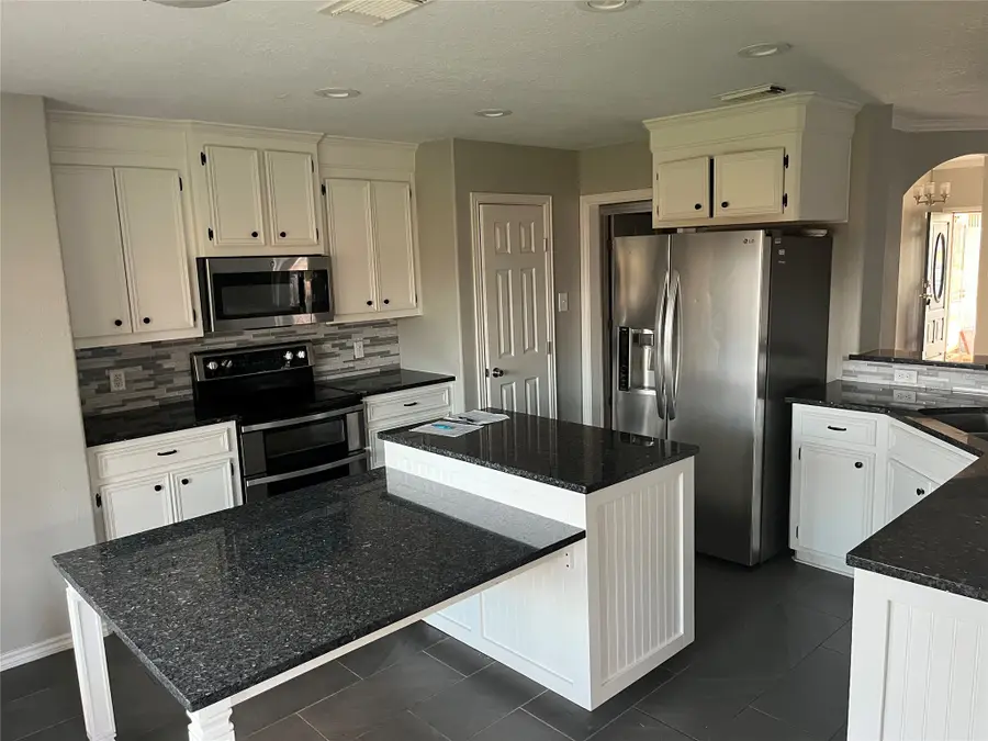 125 Dove Trail, Richwood, TX 77531 - Image #3