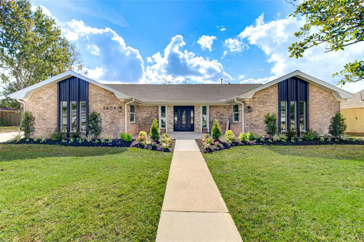 2609 Adams Street, Alvin, TX 77511 - Image #1