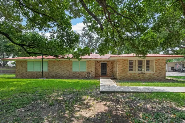 5606 Highland Road, Santa Fe, TX 77517