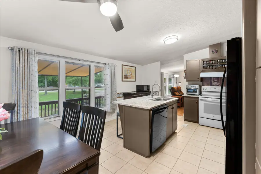 4521 Grand Oaks Drive, Willis, TX 77378 - #2