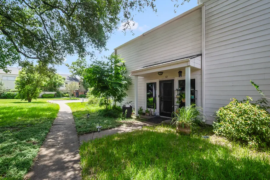 62 Chervil Common, Lake Jackson, TX 77566 - #2