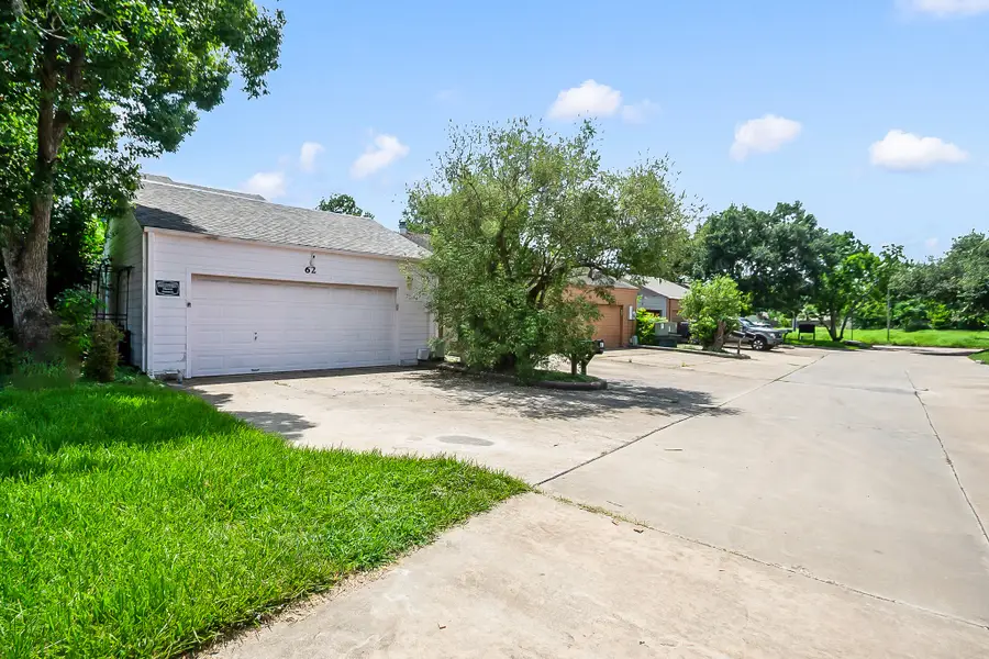 62 Chervil Common, Lake Jackson, TX 77566 - #3