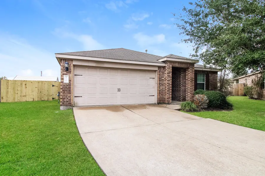 826 Saltcreek Bend Lane, La Marque, TX 77568 - Image #2