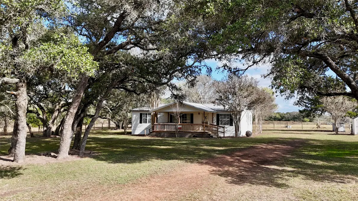 415 County Road 457, Hallettsville, TX 77964 - #1