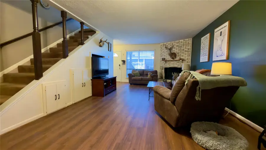 304 E Calhoun Street, El Campo, TX 77437 - #2