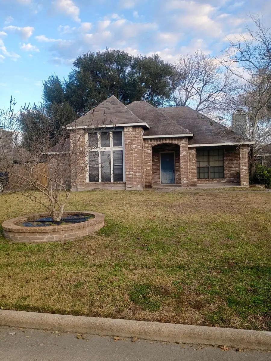 1114 N Nottingham Drive, League City, TX 77573 - Image #2