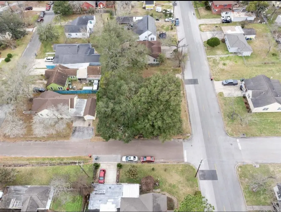 411 E Gulf Street, Baytown, TX 77520 - #3