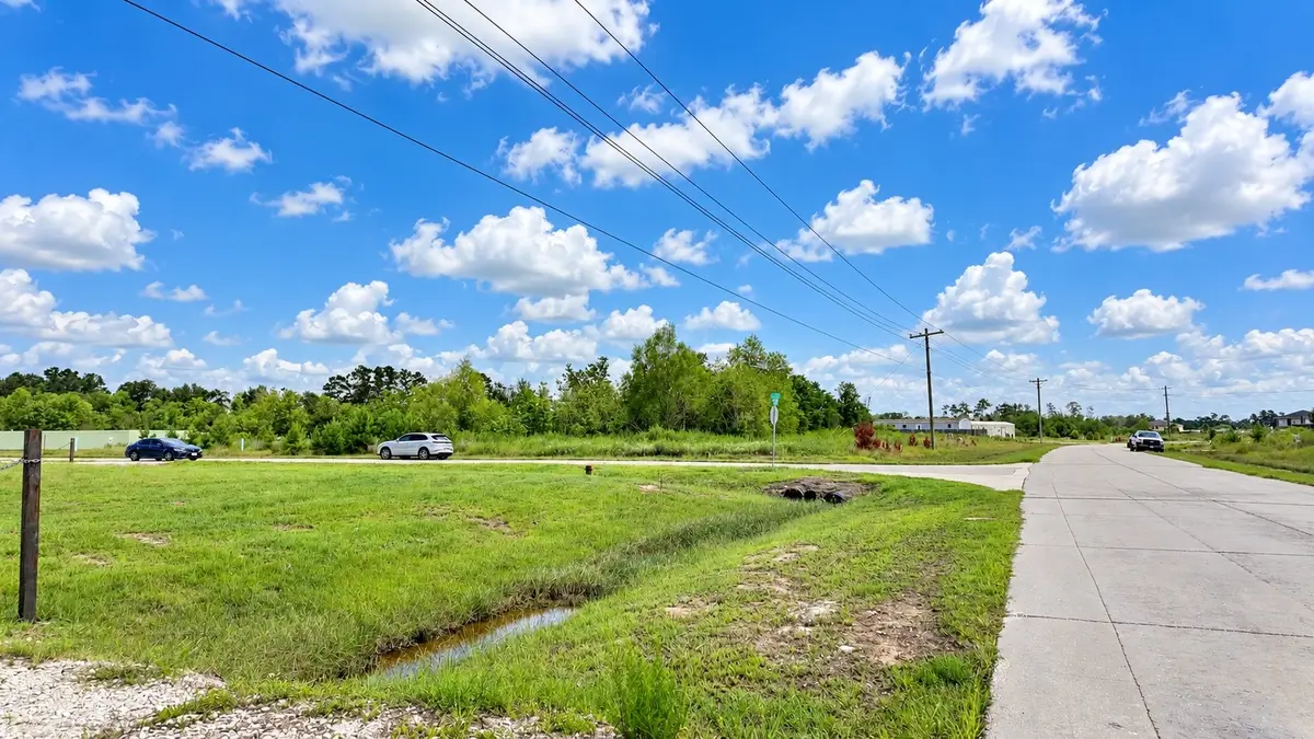 5707 5739, Cleveland, TX 77327 - #1