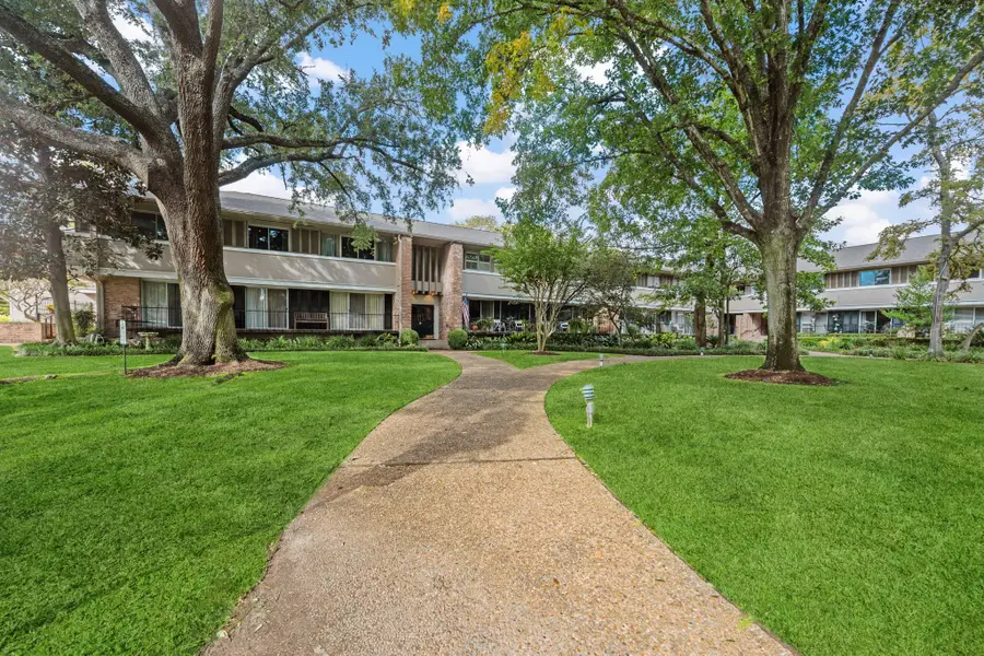 642 S Ripple Creek Drive #642, Houston, TX 77057 - Image #2