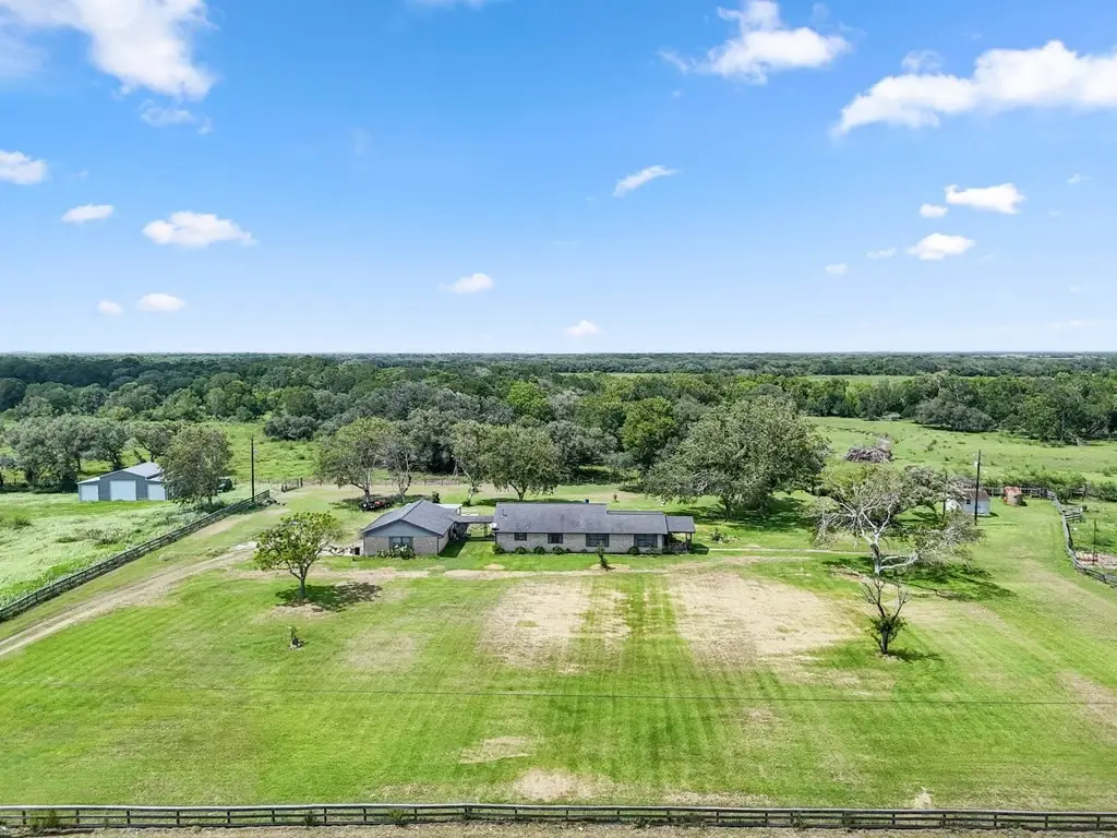 21126 Highway 111, Louise, TX 77455 - #1