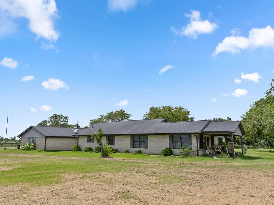 21126 Highway 111, Louise, TX 77455 - #3