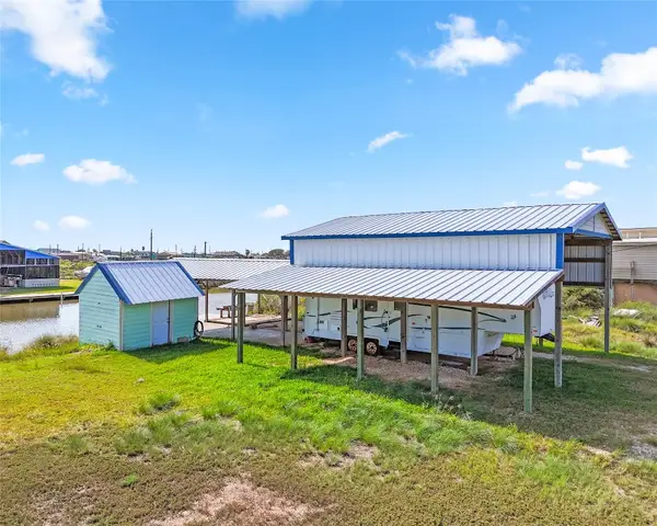14507 Chimaera Road, Sargent, TX 77414
