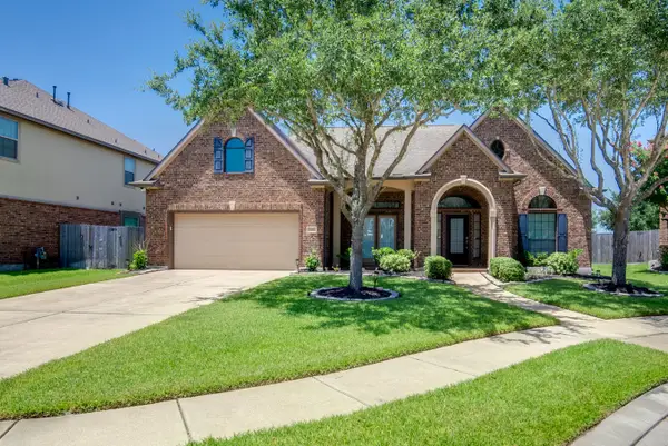 3006 Southern Mill Court, Pearland, TX 77584