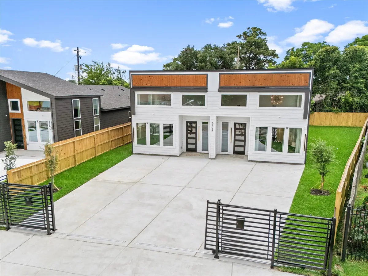 5602 Pershing St, Houston, TX 77033 - #1