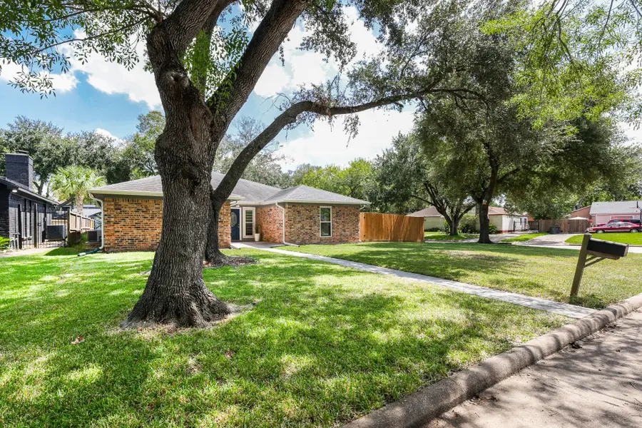 1802 Elmwood Court, Sugar Land, TX 77498 - #2
