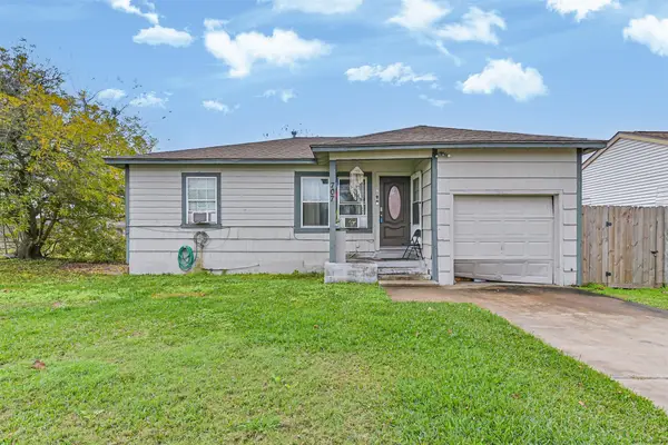 707 W 5th Street, Freeport, TX 77541