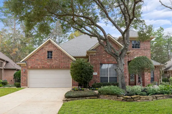 82 S Warbler Bend Circle, The Woodlands, TX 77382