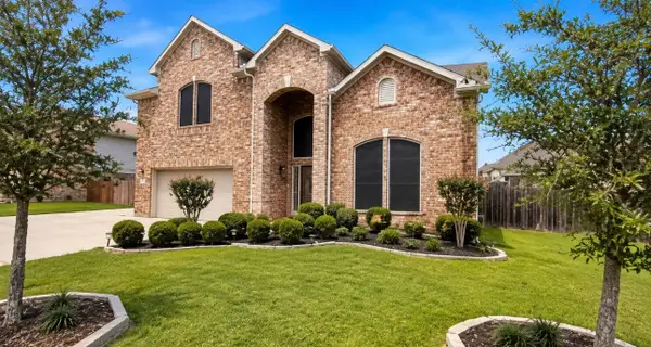 9518 Franklin Drive, Mont Belvieu, TX 77523