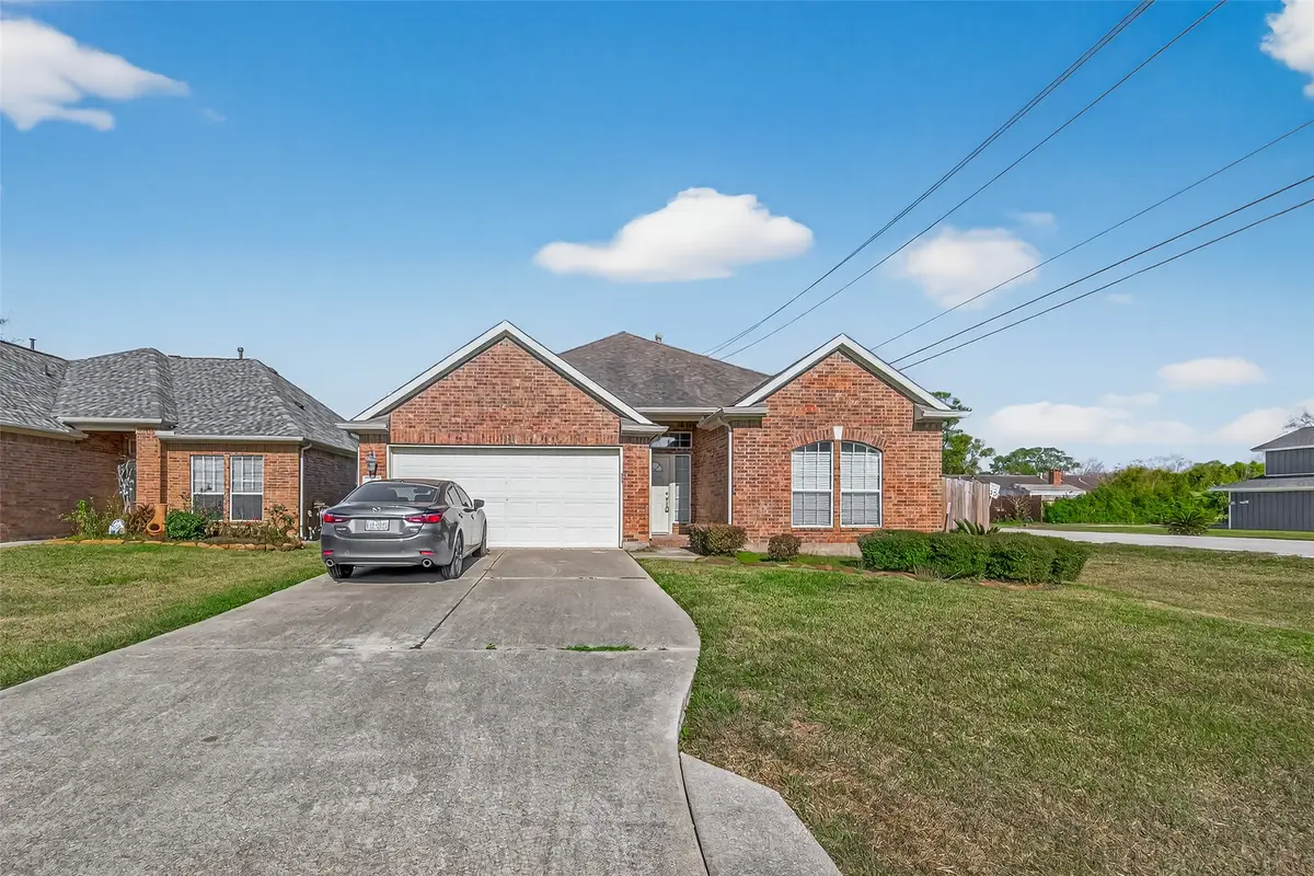 71 N Forrest Avenue, La Porte, TX 77571 - #1