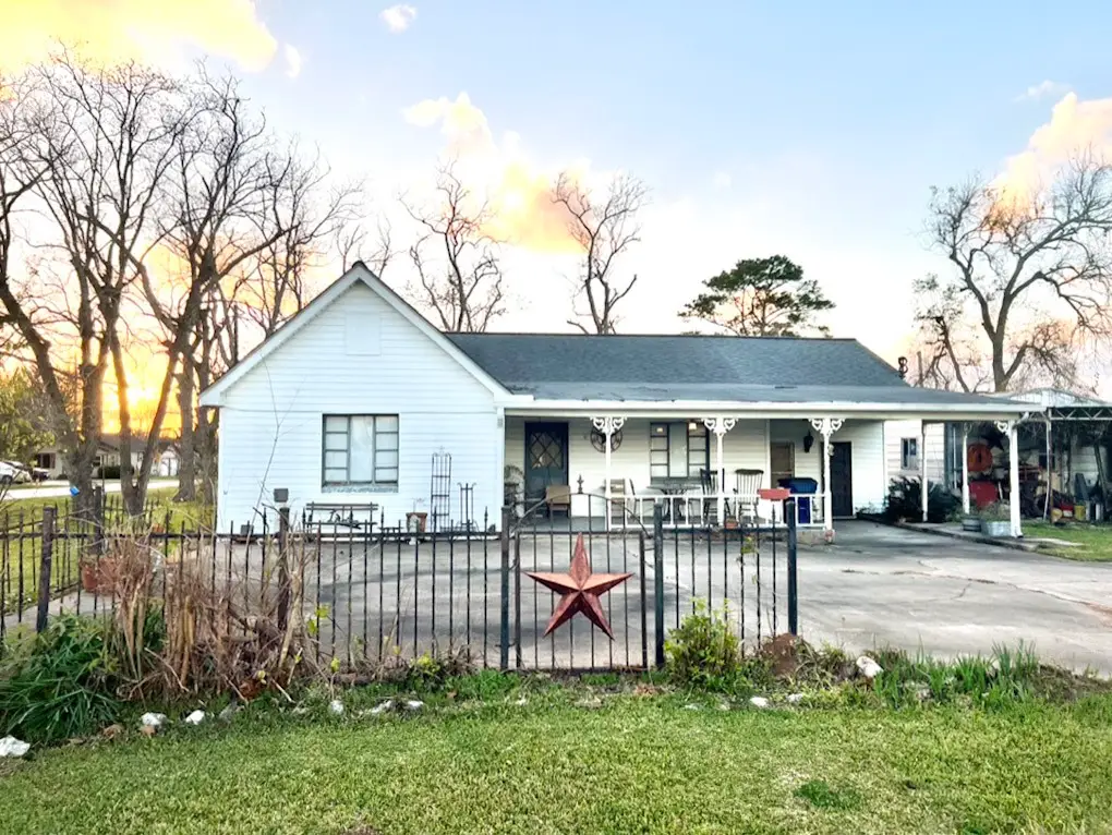 202 1st Street, Brazoria, TX 77422 - Image #1