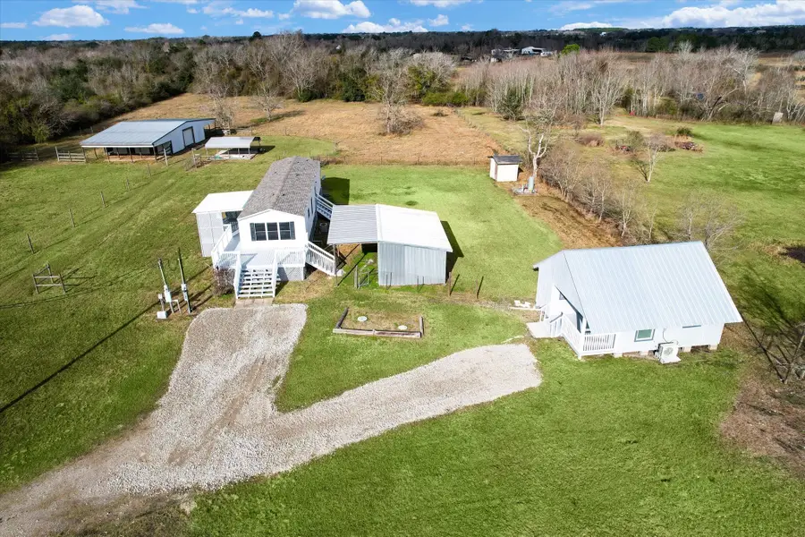 5806 S Highway 35, Alvin, TX 77511 - #2