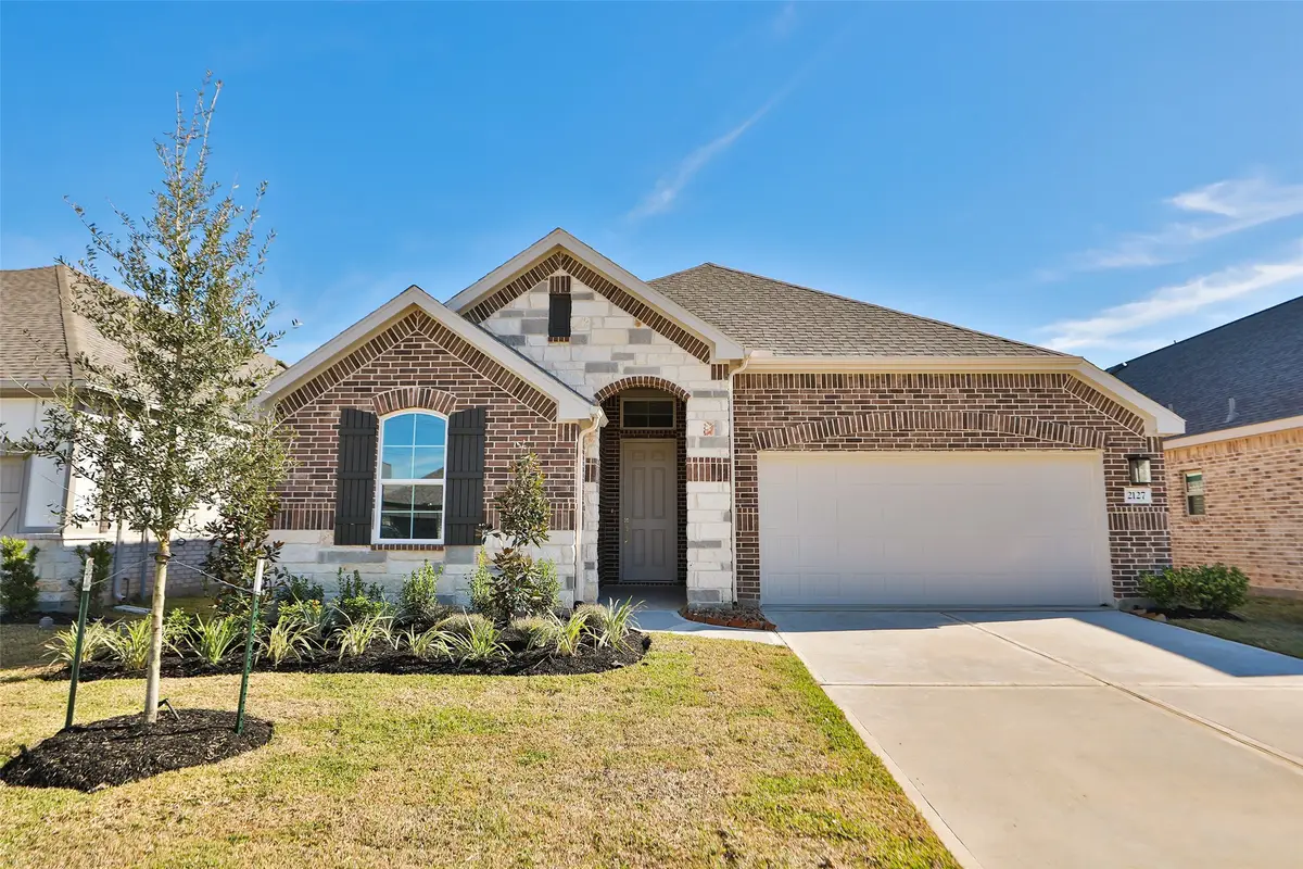 2127 Villa Flora Lane, Friendswood, TX 77546 - Image #1