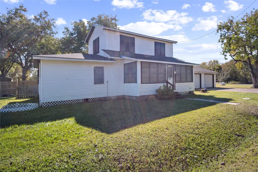 1977 E 7th Street, High Island, TX 77623 - Image #2