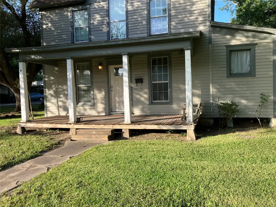 701 August Street, El Campo, TX 77437 - #2