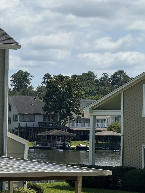 87 April Point Drive S, Conroe, TX 77356