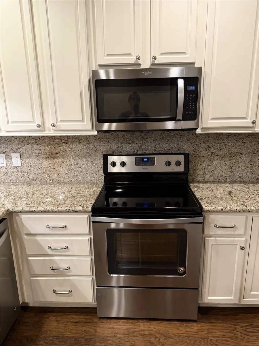 87 April Point Drive S, Conroe, TX 77356 - Image #3