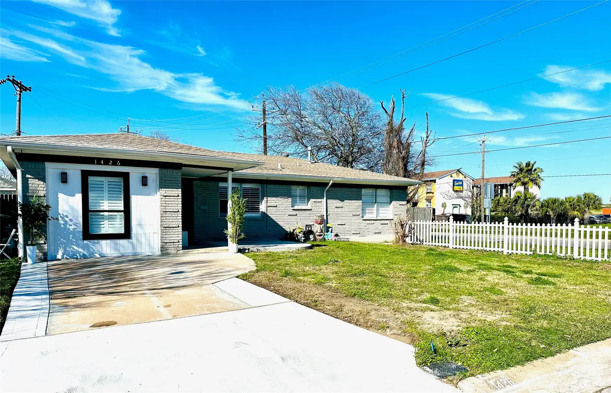 1426 Harbor View Dr Drive, Galveston, TX 77550 - Image #1