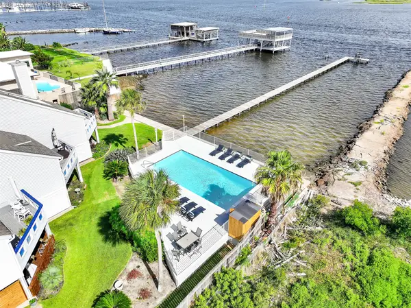 8111 Broadway Street #5, Galveston, TX 77554