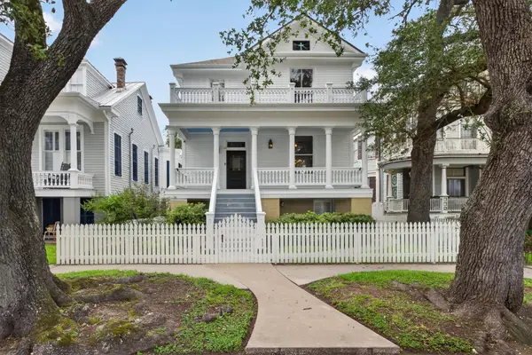1324 Sealy Street, Galveston, TX 77550