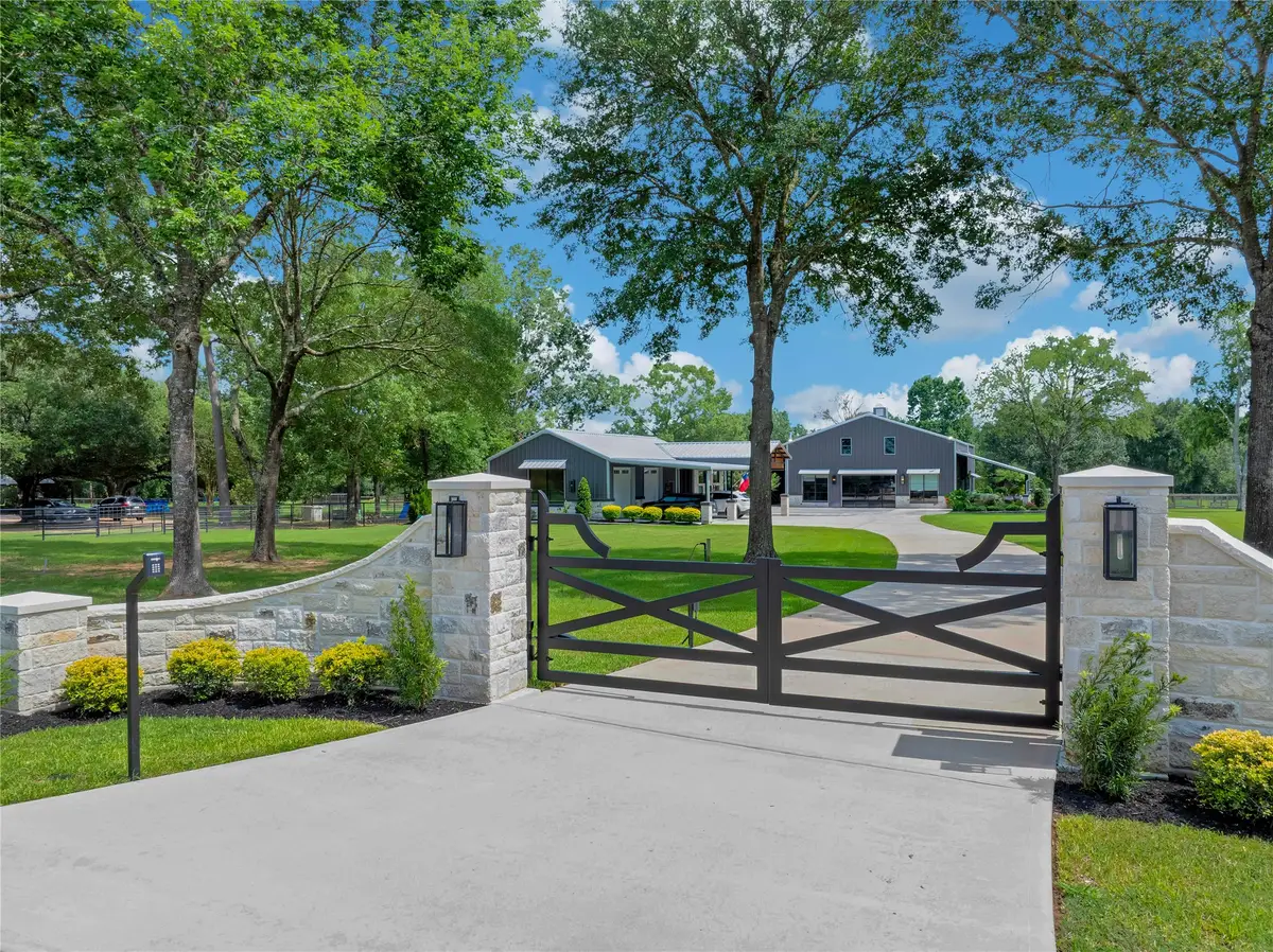 18859 Kinkaid Road W, Montgomery, TX 77316 - #1
