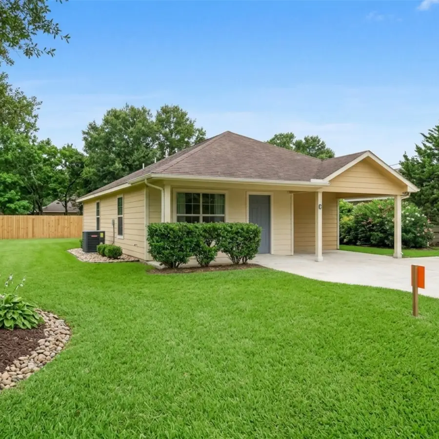 424 Baker Circle, Ames, TX 77575 - #2