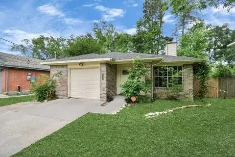8106 Claiborne Street, Houston, TX 77078