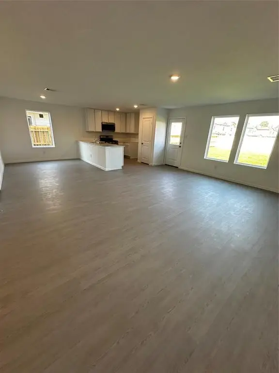1113 Live Oak Avenue, Bay City, TX 77414 - #2