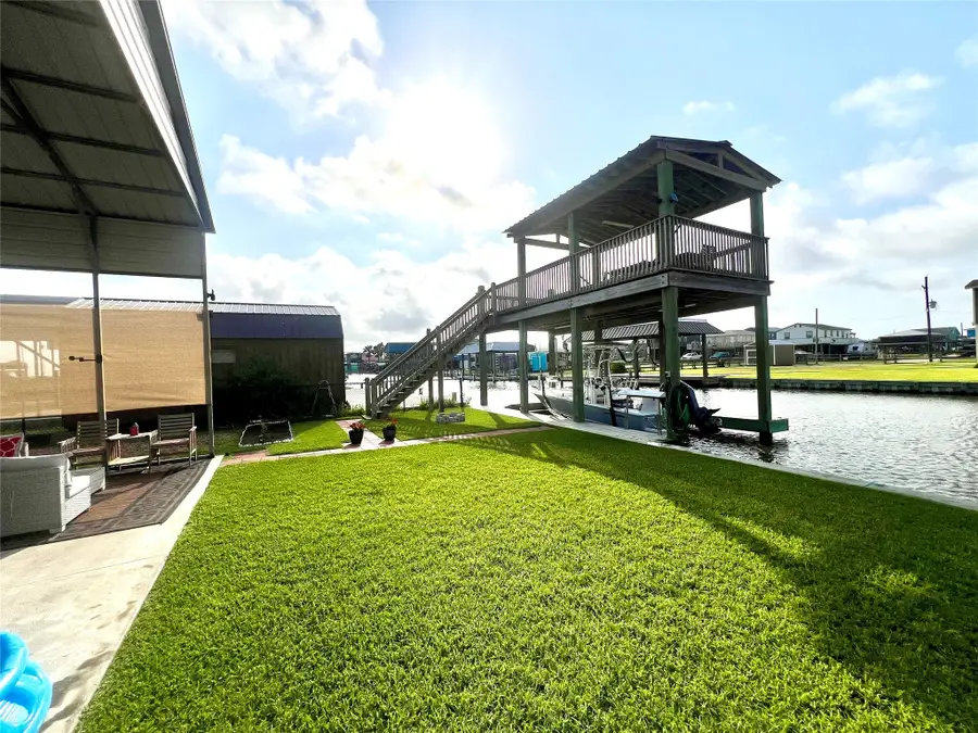 1102 Gator Point, Crystal Beach, TX 77650 - Image #3