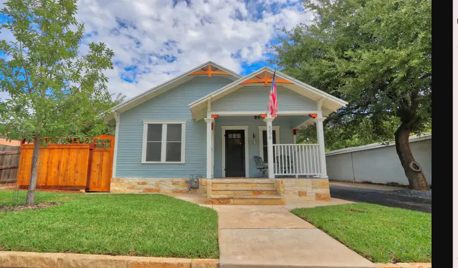 556 N Union Avenue, New Braunfels, TX 78130 - Image #2