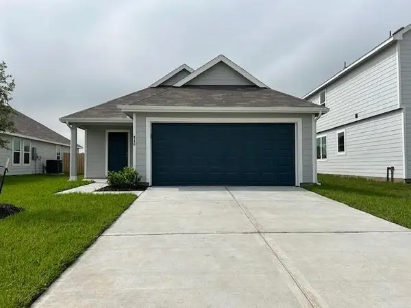 946 Luke Darrell Drive, Rosharon, TX 77583