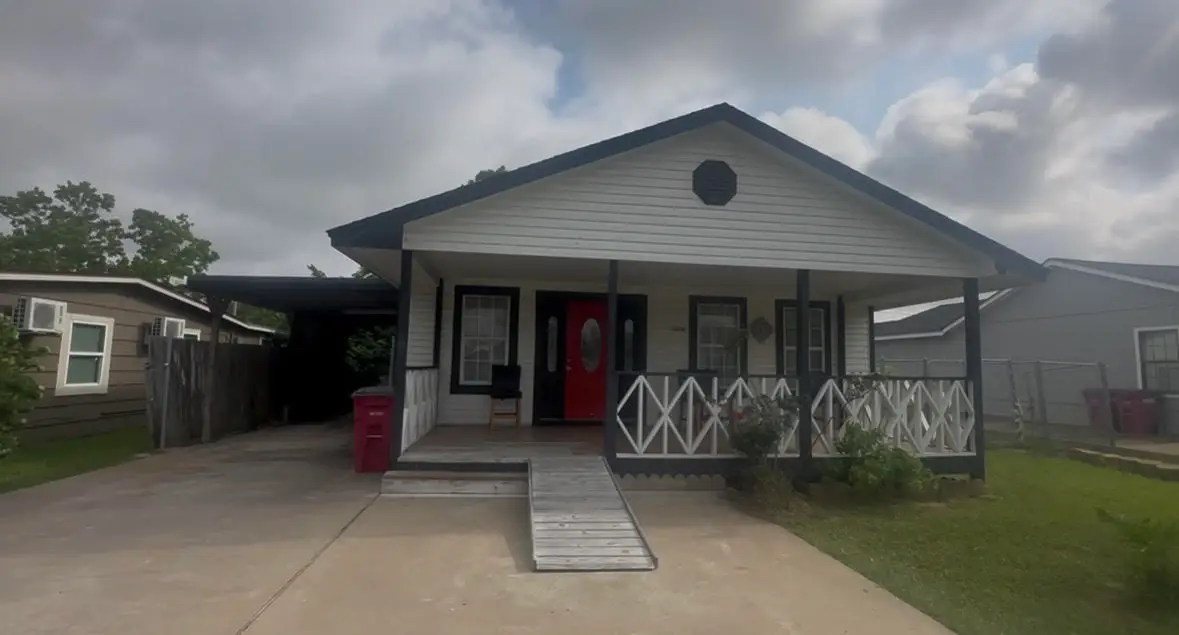 722 W 6th Street, Freeport, TX 77541 - #1