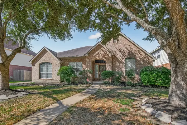 1608 Spring Glen Lane, Pearland, TX 77581