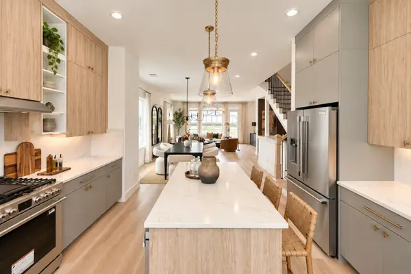 511 Hillwood Heights Drive, Houston, TX 77091
