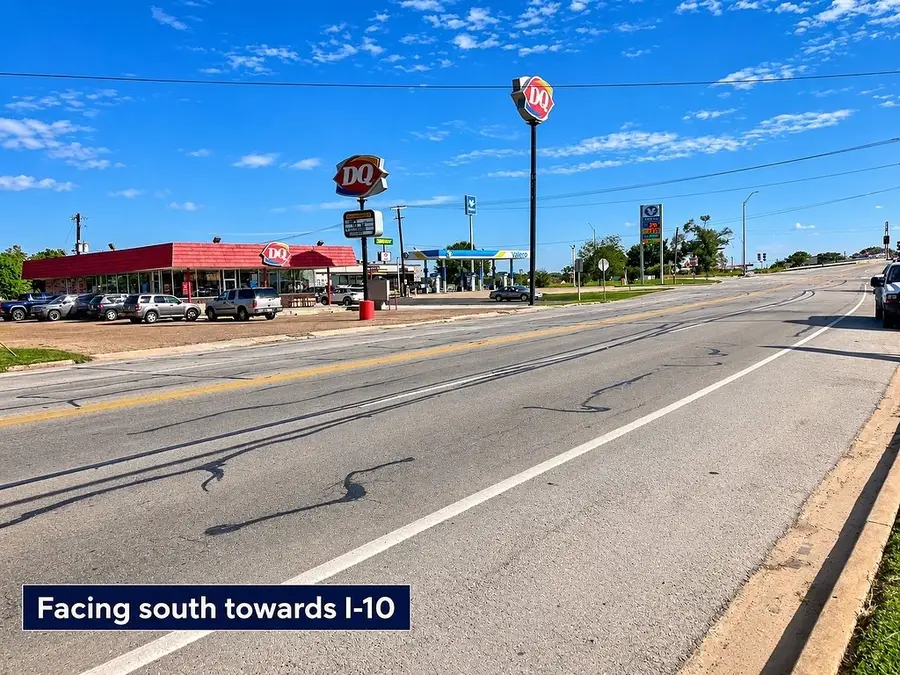 711 S Eagle Street, Weimar, TX 78962 - #2