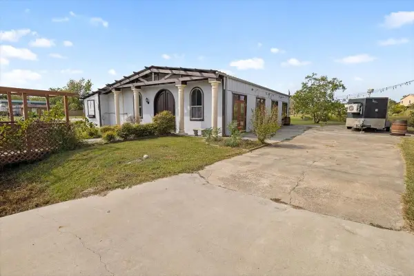 311 Bayside Drive, Anahuac, TX 77514